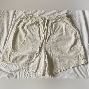 Vintage Bobbie Brooks white cotton elastic waist shorts with pockets L